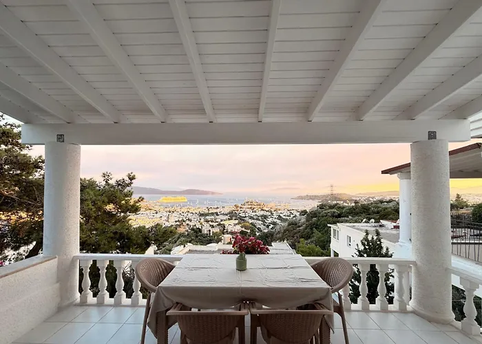 Bodrum Burcu Villa , Magnificent Sea View, Cozy, Free Otopark, Free Wifi